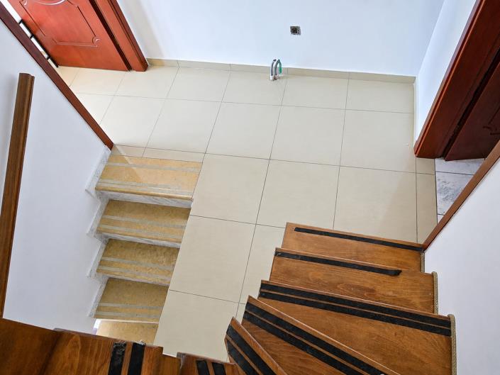 Image No.20-2 Bed House for sale
