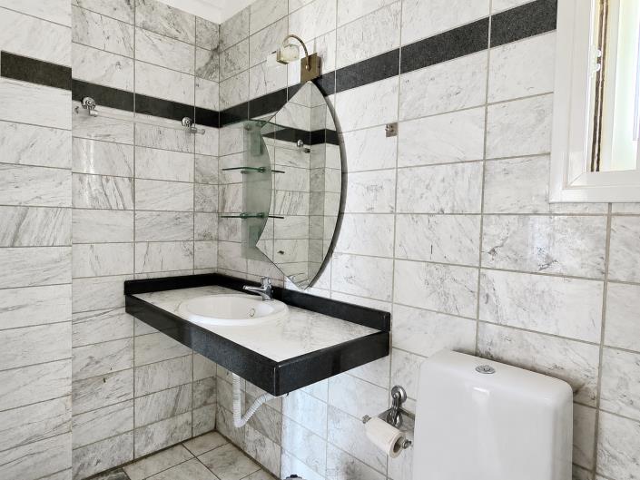 Image No.15-2 Bed House for sale