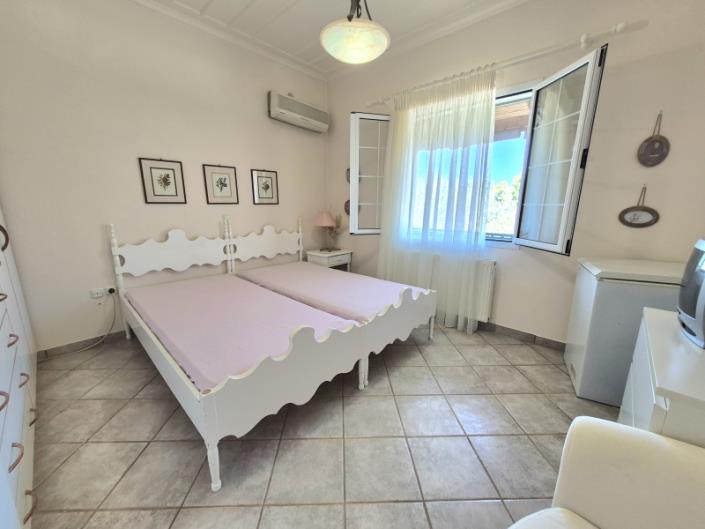 Image No.21-3 Bed House for sale