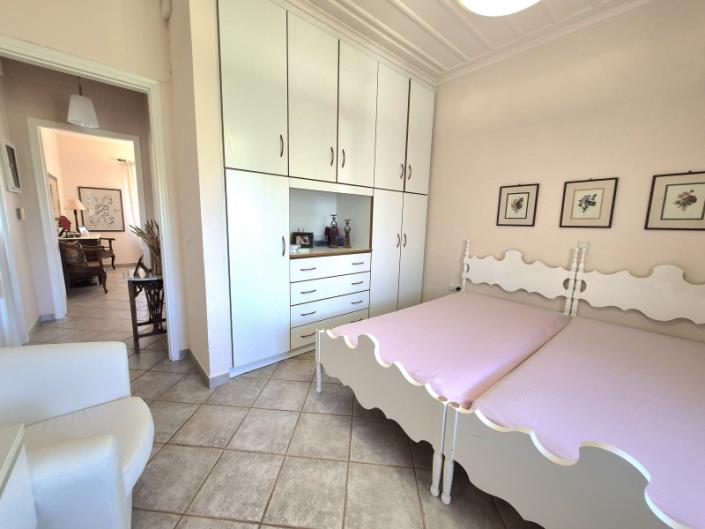 Image No.20-3 Bed House for sale