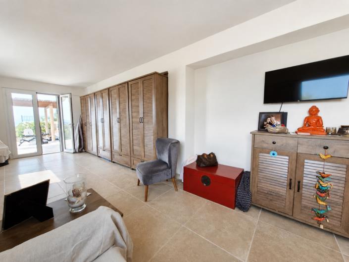 Image No.24-2 Bed House for sale
