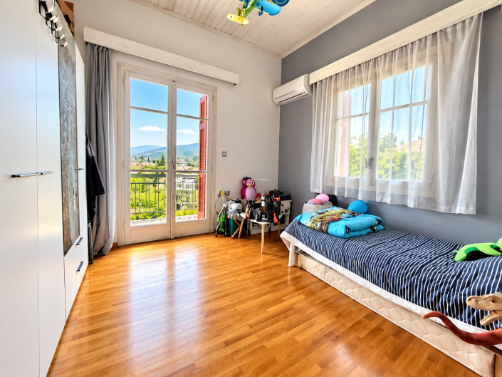 Image No.13-2 Bed House for sale