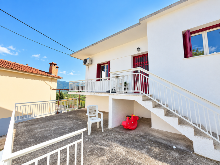 Image No.4-2 Bed House for sale