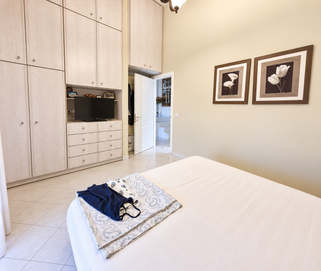 Image No.16-2 Bed House for sale