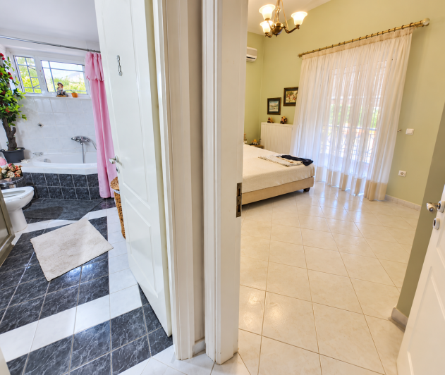 Image No.10-2 Bed House for sale