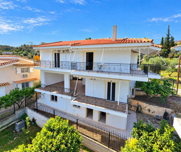 Image No.27-4 Bed House for sale