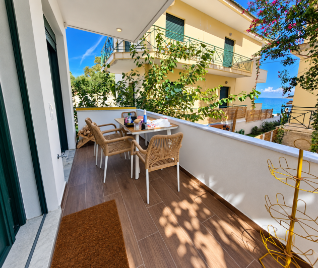 Image No.8-2 Bed House for sale