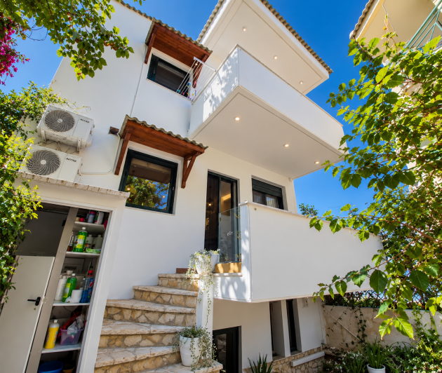 Image No.5-2 Bed House for sale