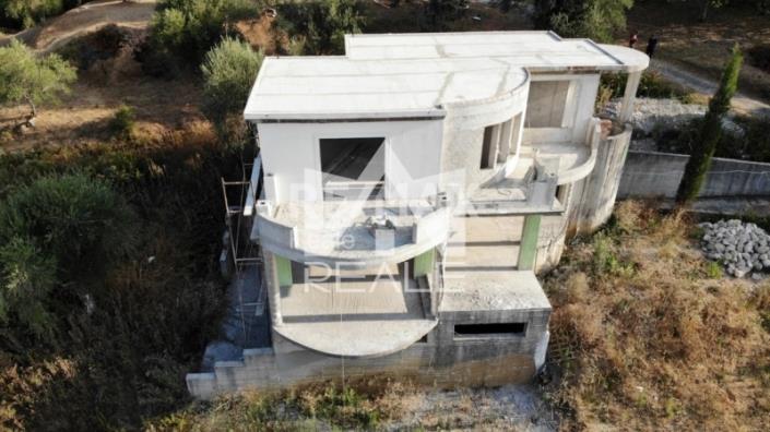 Image No.3-4 Bed House for sale