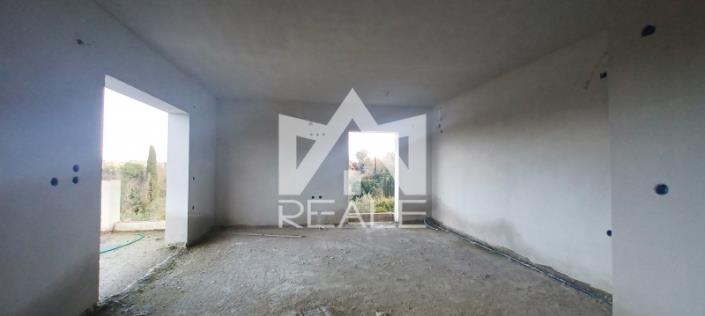 Image No.12-4 Bed House for sale