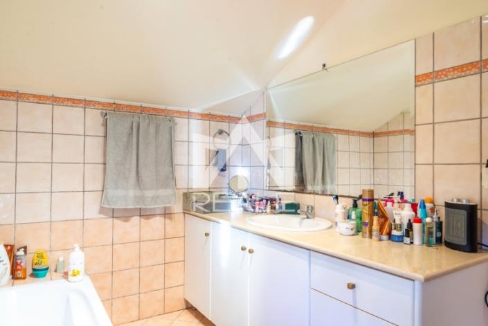 Image No.9-3 Bed House for sale