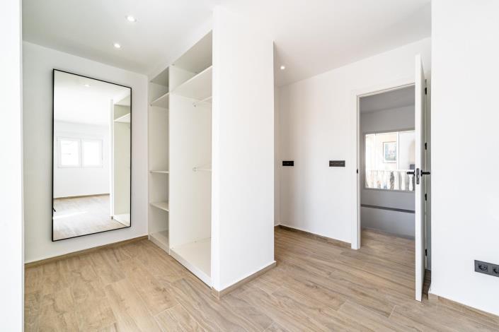 Image No.11-3 Bed Villa / Detached for sale