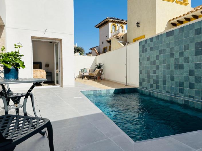 Image No.2-3 Bed Villa / Detached for sale