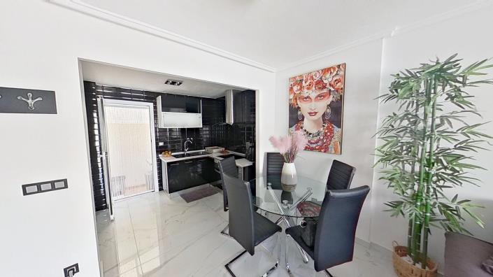 Image No.2-3 Bed Townhouse for sale