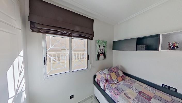 Image No.10-3 Bed Townhouse for sale