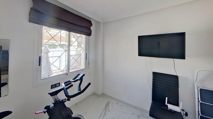 Image No.14-3 Bed Townhouse for sale