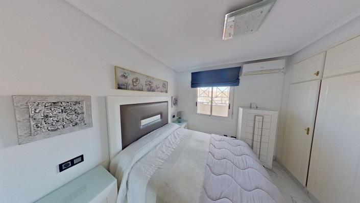 Image No.17-3 Bed Townhouse for sale