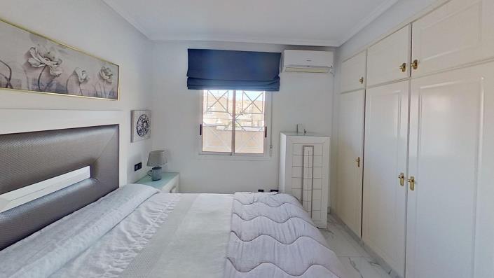 Image No.19-3 Bed Townhouse for sale