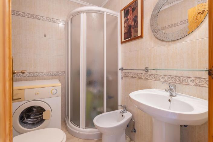 Image No.17-2 Bed Bungalow for sale