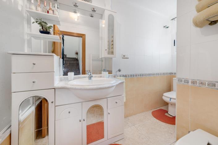 Image No.25-4 Bed Villa for sale