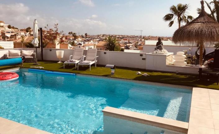 Image No.8-6 Bed Villa / Detached for sale