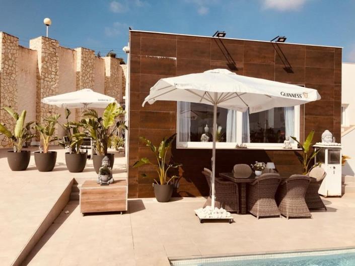 Image No.9-6 Bed Villa / Detached for sale