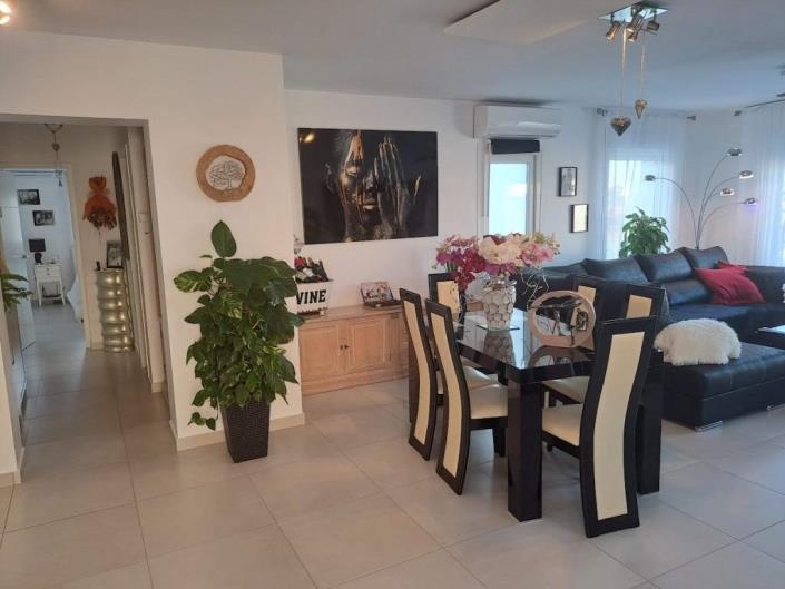 Image No.22-6 Bed Villa / Detached for sale