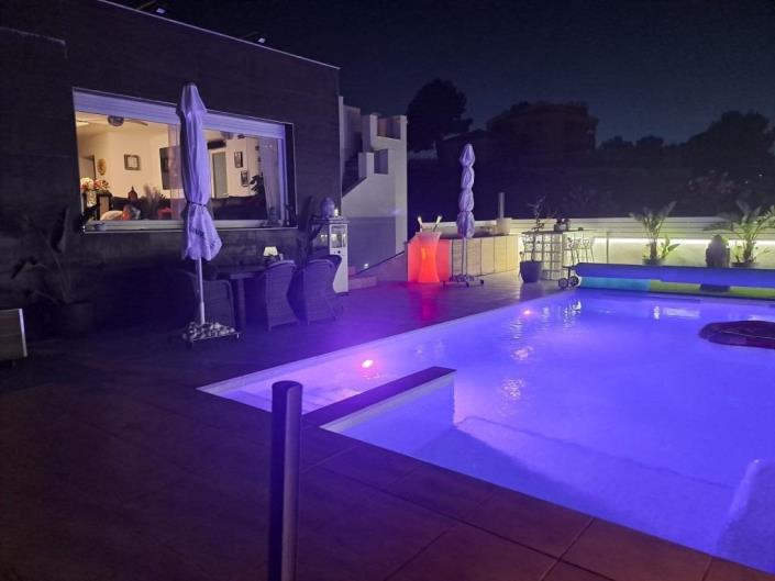 Image No.40-6 Bed Villa / Detached for sale