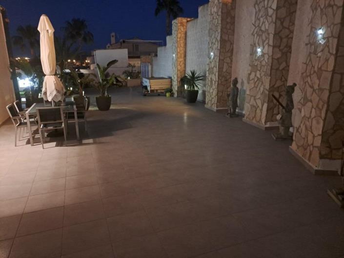 Image No.47-6 Bed Villa / Detached for sale