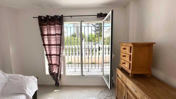 Image No.10-3 Bed Townhouse for sale