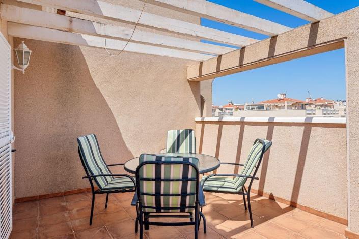 Image No.25-3 Bed Townhouse for sale