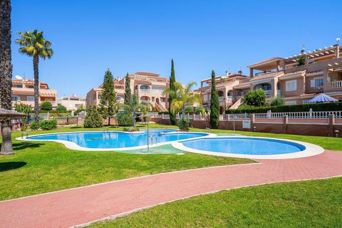 Image No.29-3 Bed Townhouse for sale