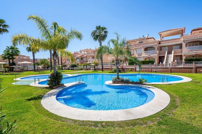 Image No.1-3 Bed Townhouse for sale