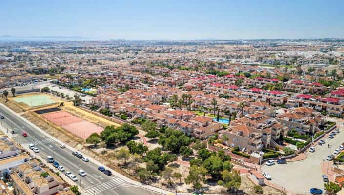 Image No.36-3 Bed Townhouse for sale