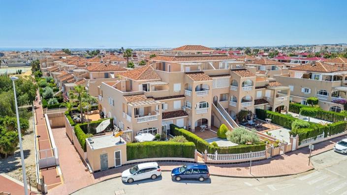 Image No.38-3 Bed Townhouse for sale