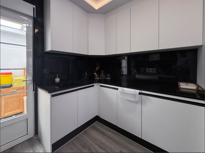 Image No.8-3 Bed Townhouse for sale