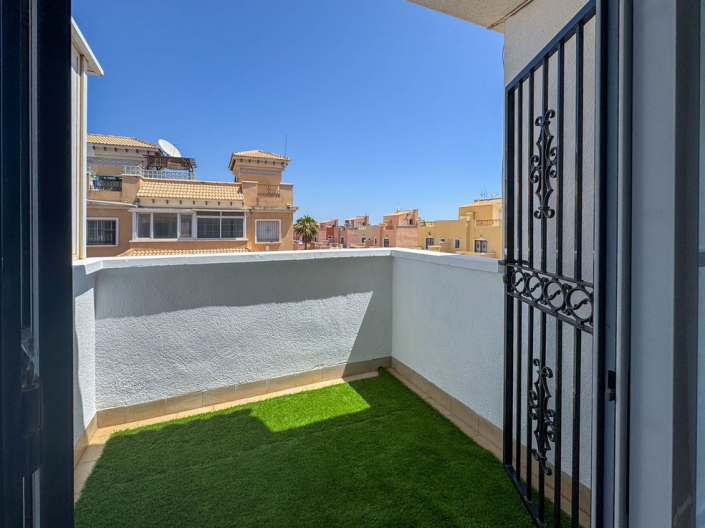 Image No.15-3 Bed Townhouse for sale