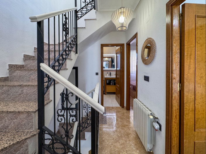 Image No.16-3 Bed Townhouse for sale