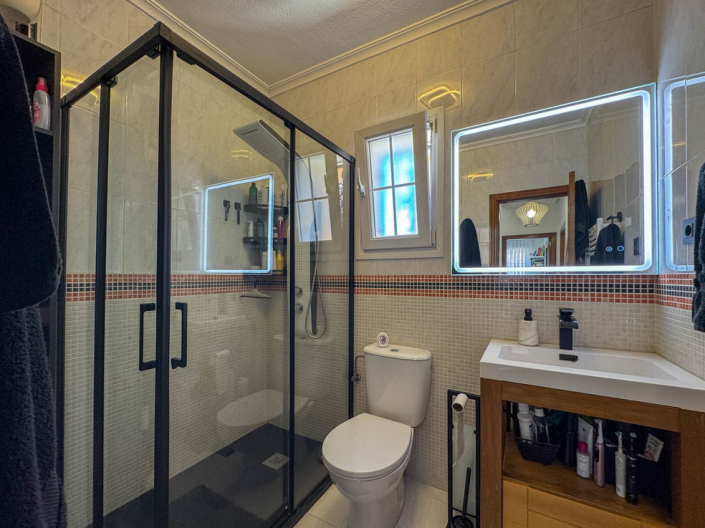 Image No.19-3 Bed Townhouse for sale