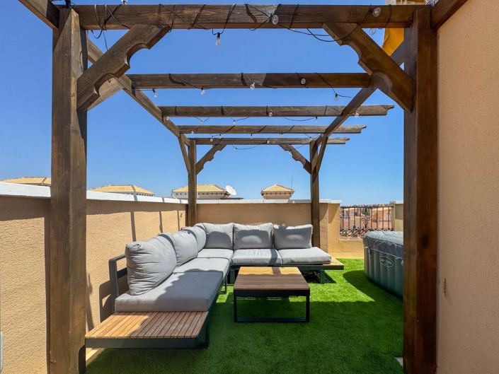 Image No.23-3 Bed Townhouse for sale