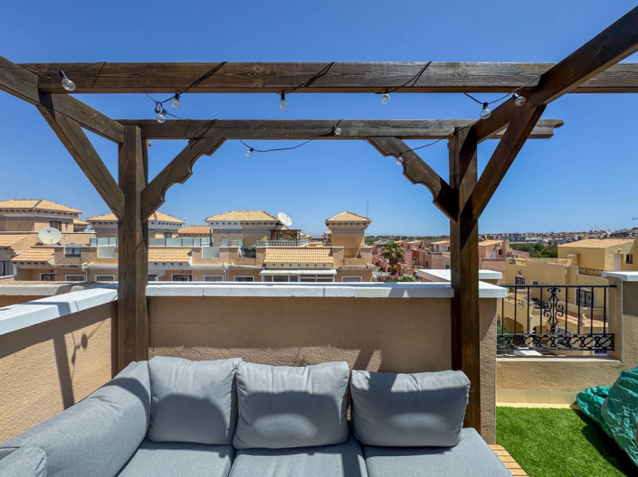 Image No.25-3 Bed Townhouse for sale