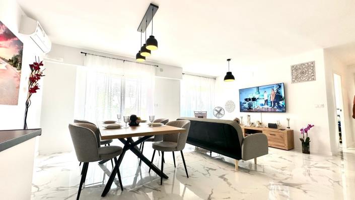 Image No.2-Appartement de 2 chambres à vendre à Punta Prima