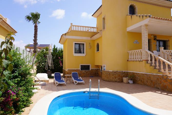 Image No.1-3 Bed Villa for sale
