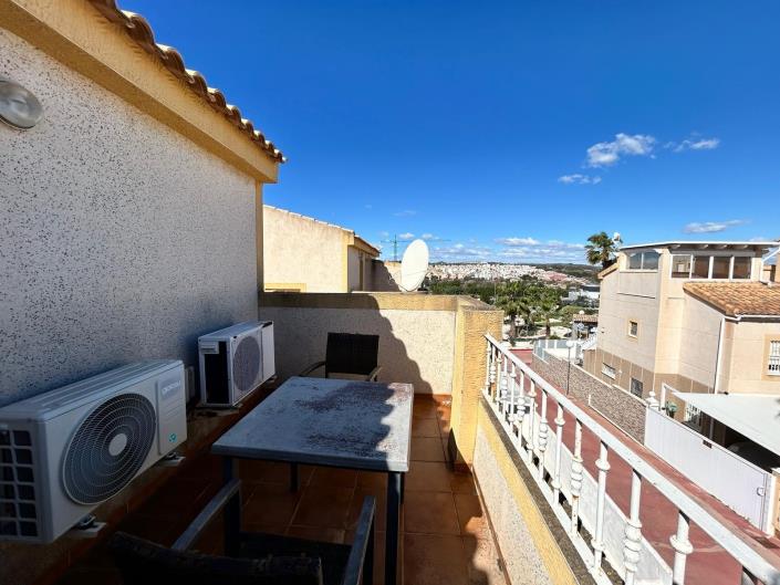 Image No.12-3 Bed Townhouse for sale