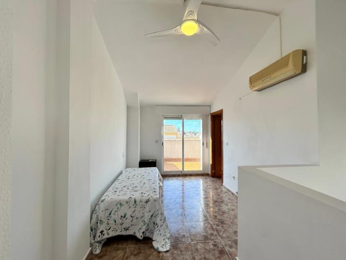 Image No.16-3 Bed Townhouse for sale