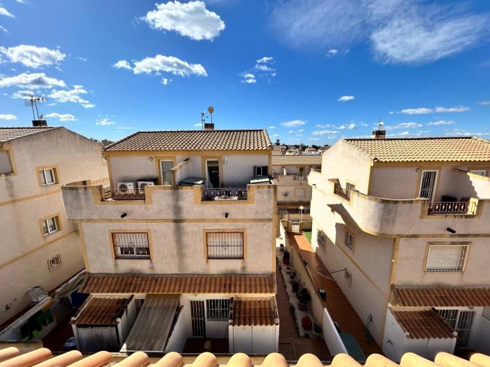 Image No.17-3 Bed Townhouse for sale