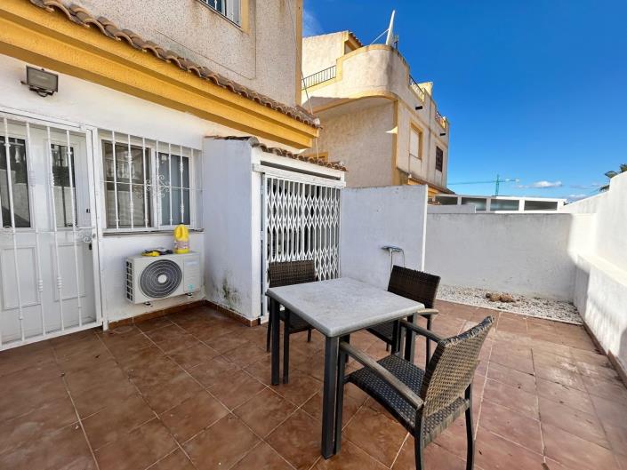 Image No.35-3 Bed Townhouse for sale