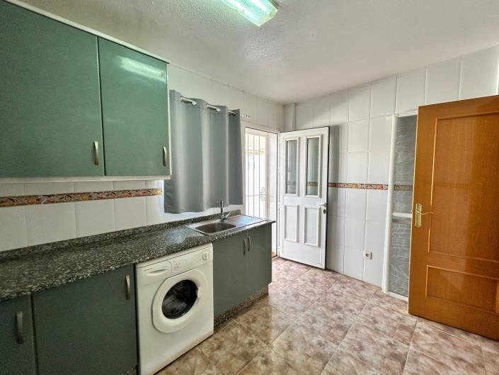 Image No.36-3 Bed Townhouse for sale