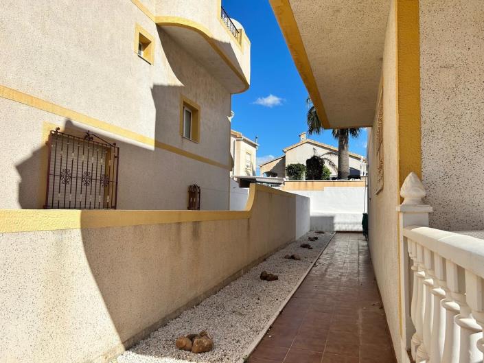 Image No.45-3 Bed Townhouse for sale