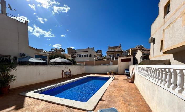 Image No.1-3 Bed Townhouse for sale